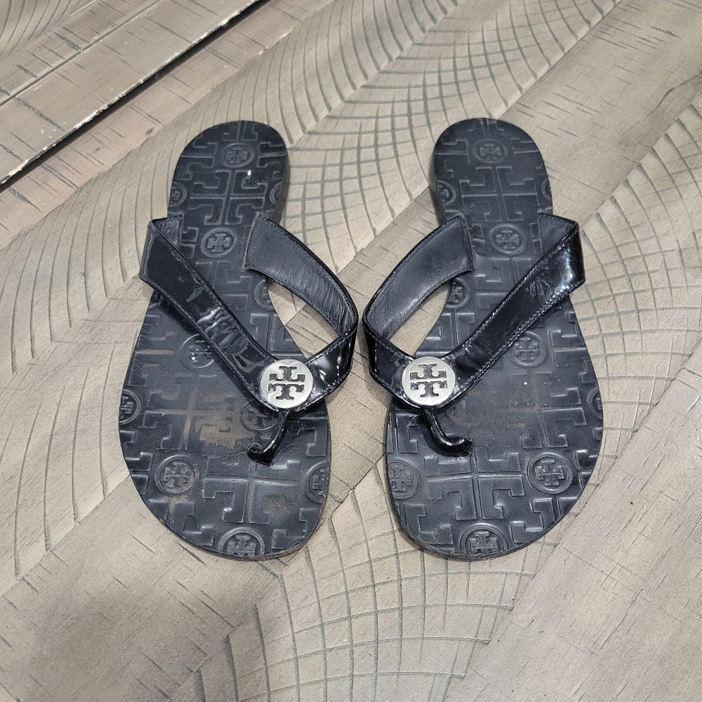 Tory Burch Black Patent Leather Thong Sandal Flip Flop Logo Size: 7M